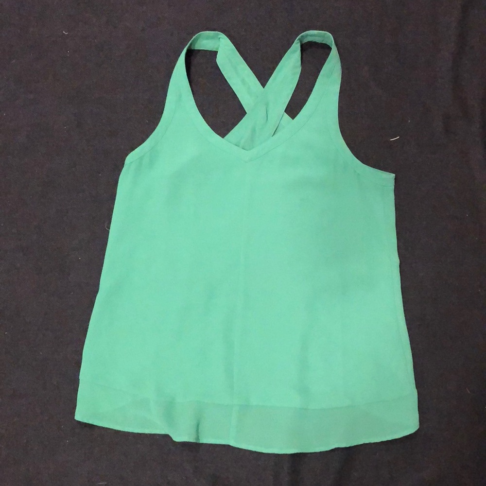 Key hole back tank